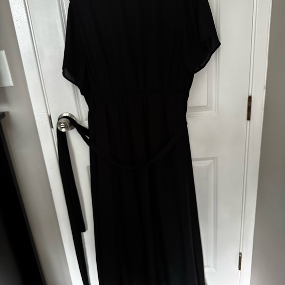 short sleeve wrap dress - Picture 2 of 3